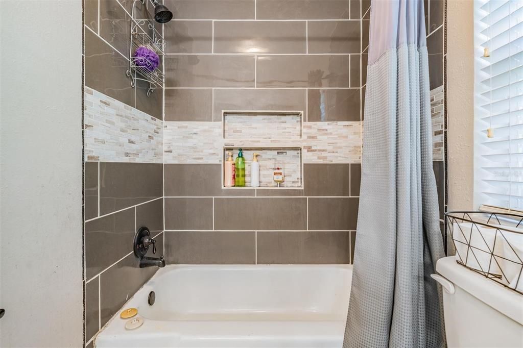 待售: $769,500 (6 贝兹, 4 浴室, 3190 平方英尺)