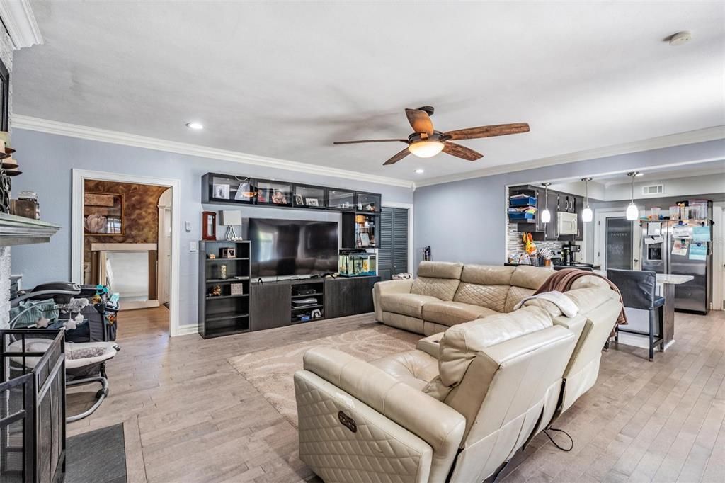 待售: $769,500 (6 贝兹, 4 浴室, 3190 平方英尺)