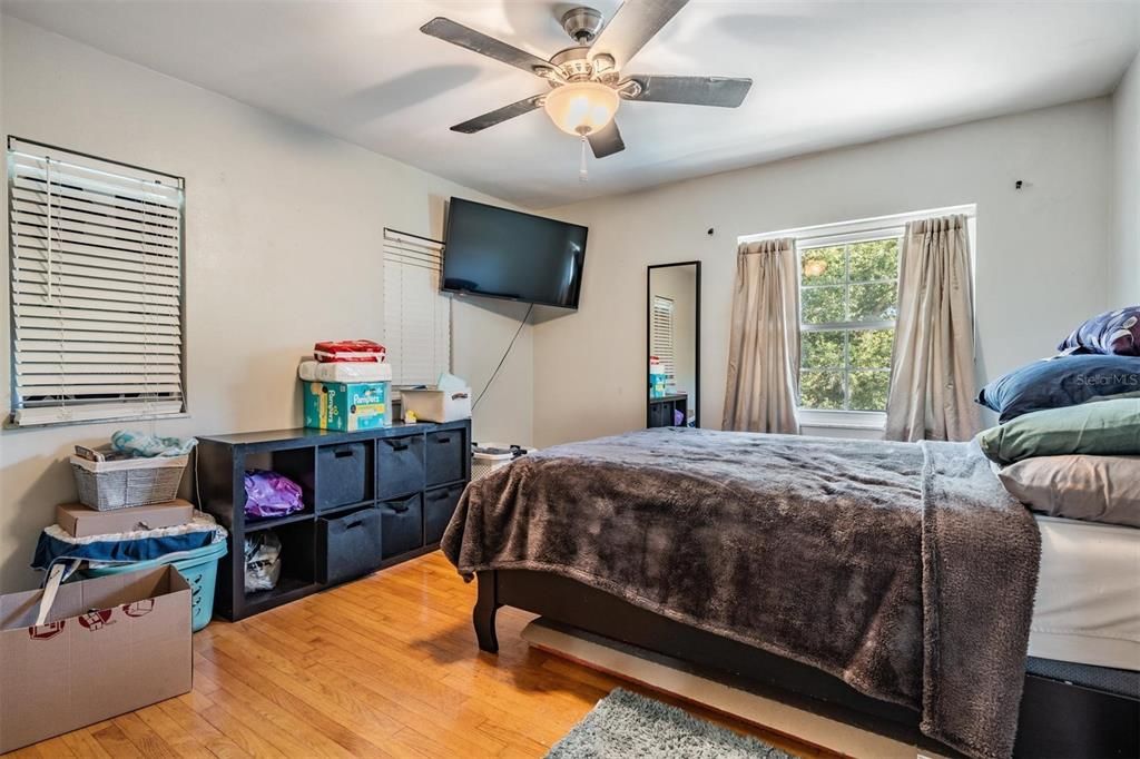 待售: $769,500 (6 贝兹, 4 浴室, 3190 平方英尺)