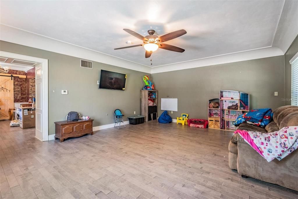 待售: $769,500 (6 贝兹, 4 浴室, 3190 平方英尺)