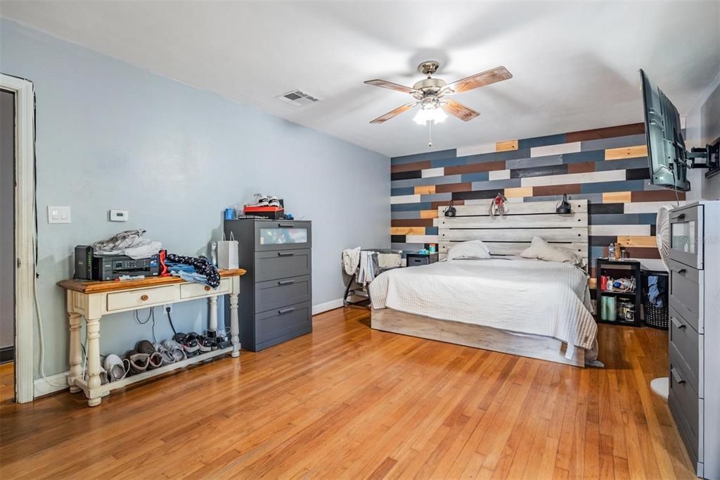 待售: $769,500 (6 贝兹, 4 浴室, 3190 平方英尺)