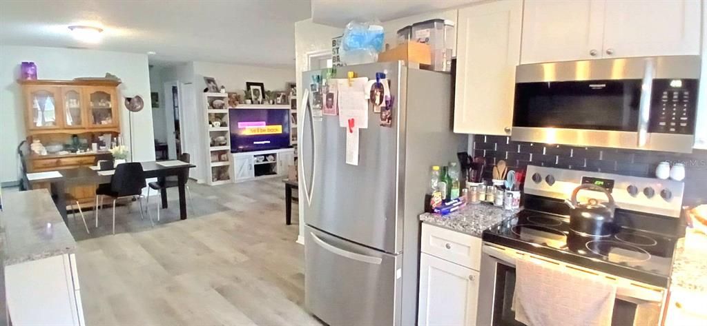 For Sale: $264,900 (3 beds, 2 baths, 1174 Square Feet)
