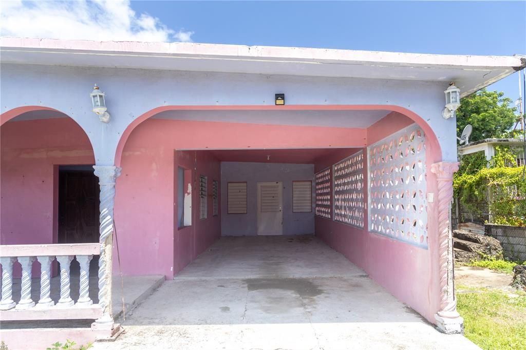 For Sale: $315,000 (4 beds, 1 baths, 1300 Square Feet)