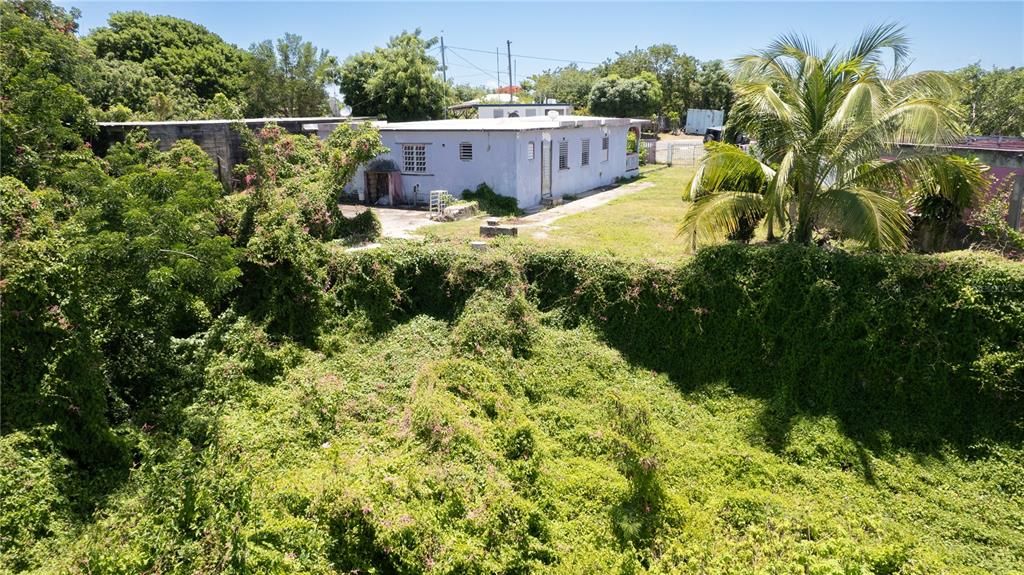 For Sale: $315,000 (4 beds, 1 baths, 1300 Square Feet)