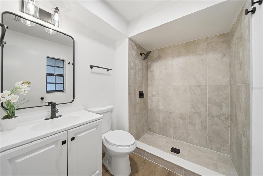 На продажу: $438,900 (4 спален, 2 ванн, 1839 Квадратных фут)