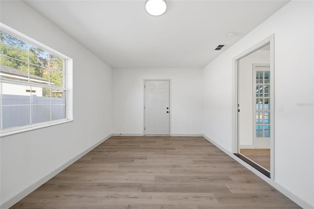 На продажу: $438,900 (4 спален, 2 ванн, 1839 Квадратных фут)