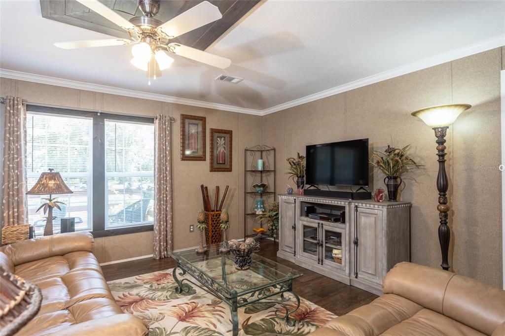 En Venta: $320,000 (5 camas, 3 baños, 2160 Pies cuadrados)