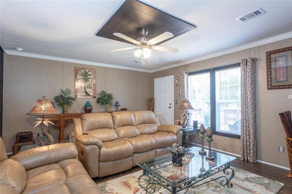 En Venta: $320,000 (5 camas, 3 baños, 2160 Pies cuadrados)