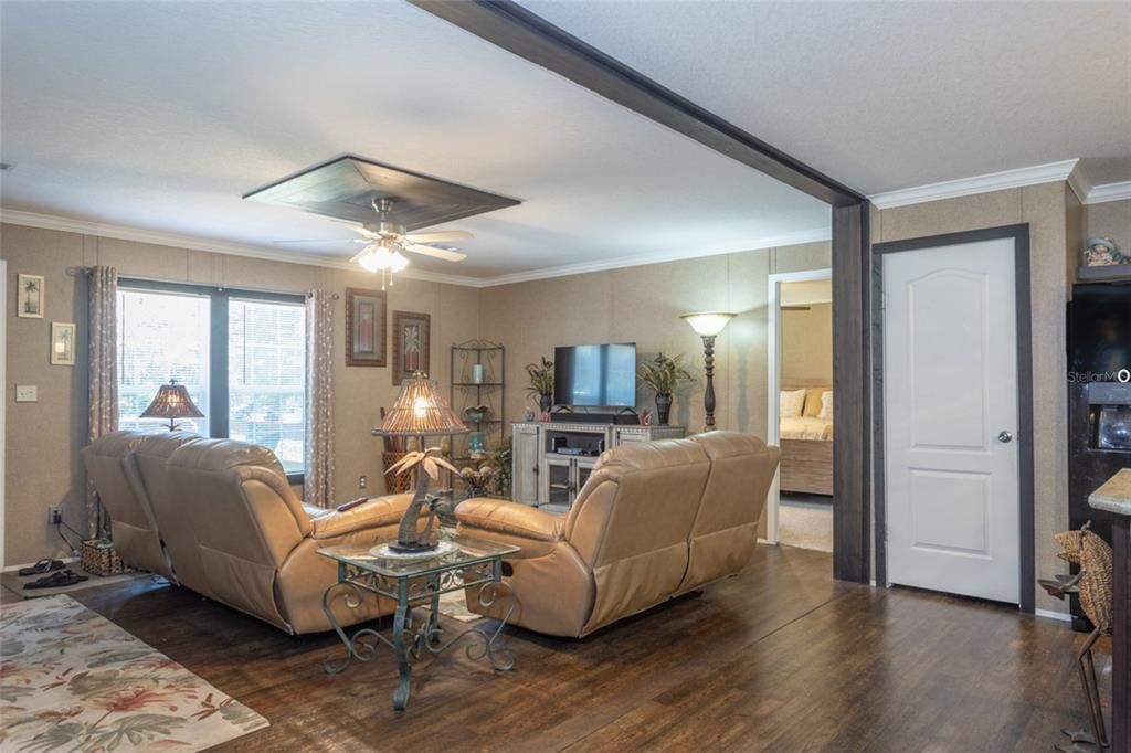 En Venta: $320,000 (5 camas, 3 baños, 2160 Pies cuadrados)