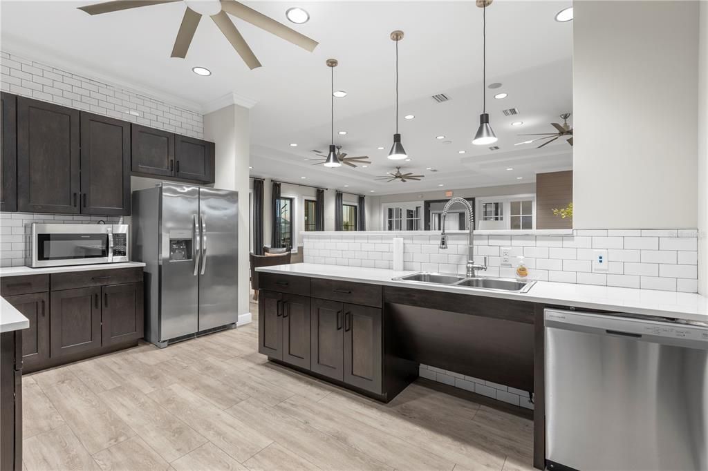 На продажу: $275,000 (3 спален, 2 ванн, 1634 Квадратных фут)