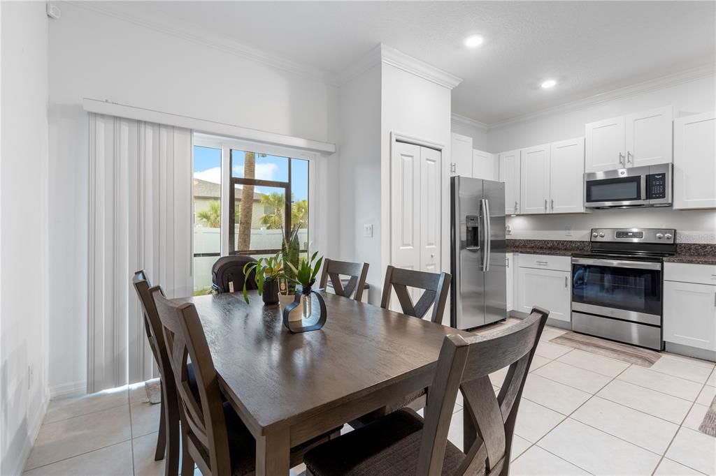 На продажу: $275,000 (3 спален, 2 ванн, 1634 Квадратных фут)