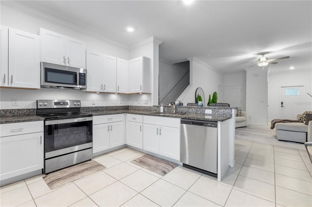 На продажу: $275,000 (3 спален, 2 ванн, 1634 Квадратных фут)