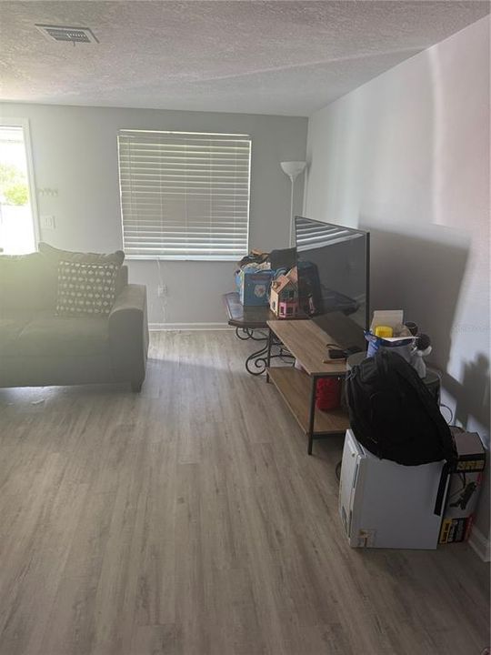 待售: $410,000 (4 贝兹, 0 浴室, 1686 平方英尺)