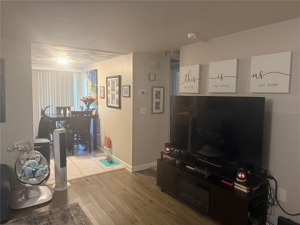 待售: $410,000 (4 贝兹, 0 浴室, 1686 平方英尺)