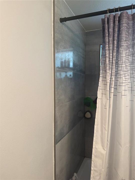 待售: $410,000 (4 贝兹, 0 浴室, 1686 平方英尺)