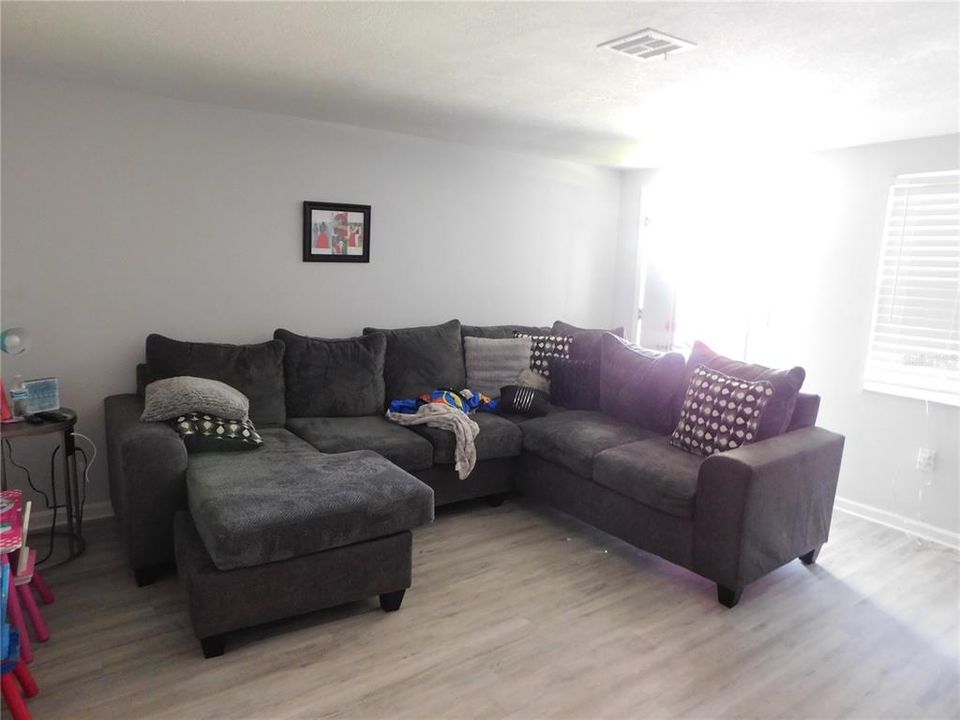 待售: $410,000 (4 贝兹, 0 浴室, 1686 平方英尺)