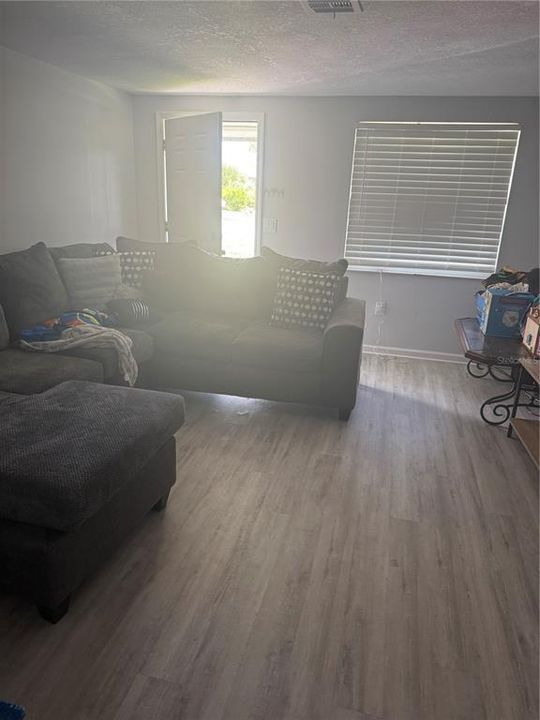 待售: $410,000 (4 贝兹, 0 浴室, 1686 平方英尺)