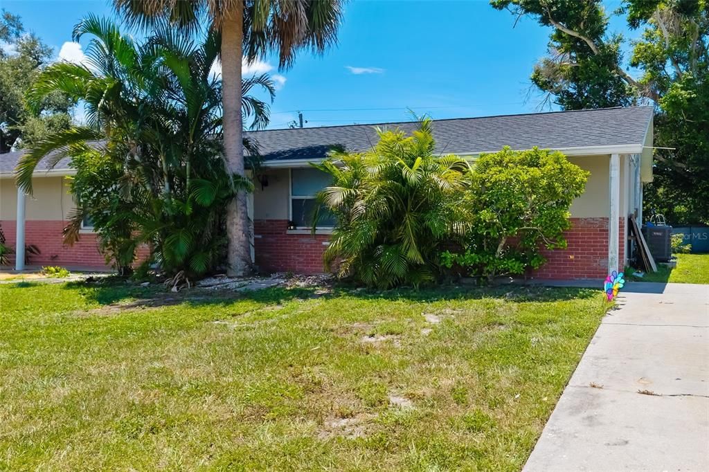 待售: $410,000 (4 贝兹, 0 浴室, 1686 平方英尺)