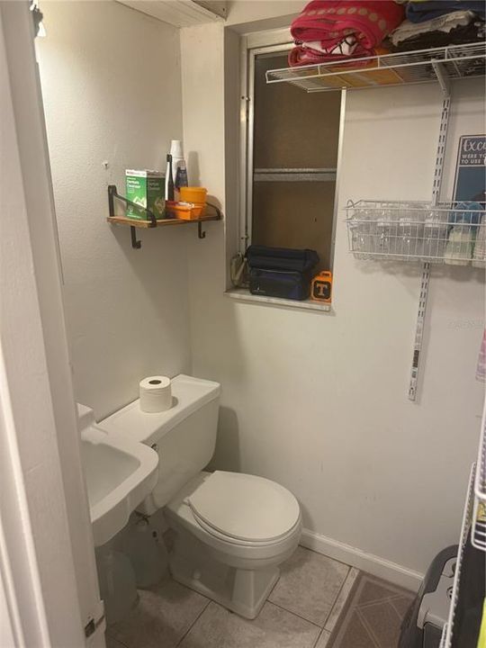 待售: $410,000 (4 贝兹, 0 浴室, 1686 平方英尺)