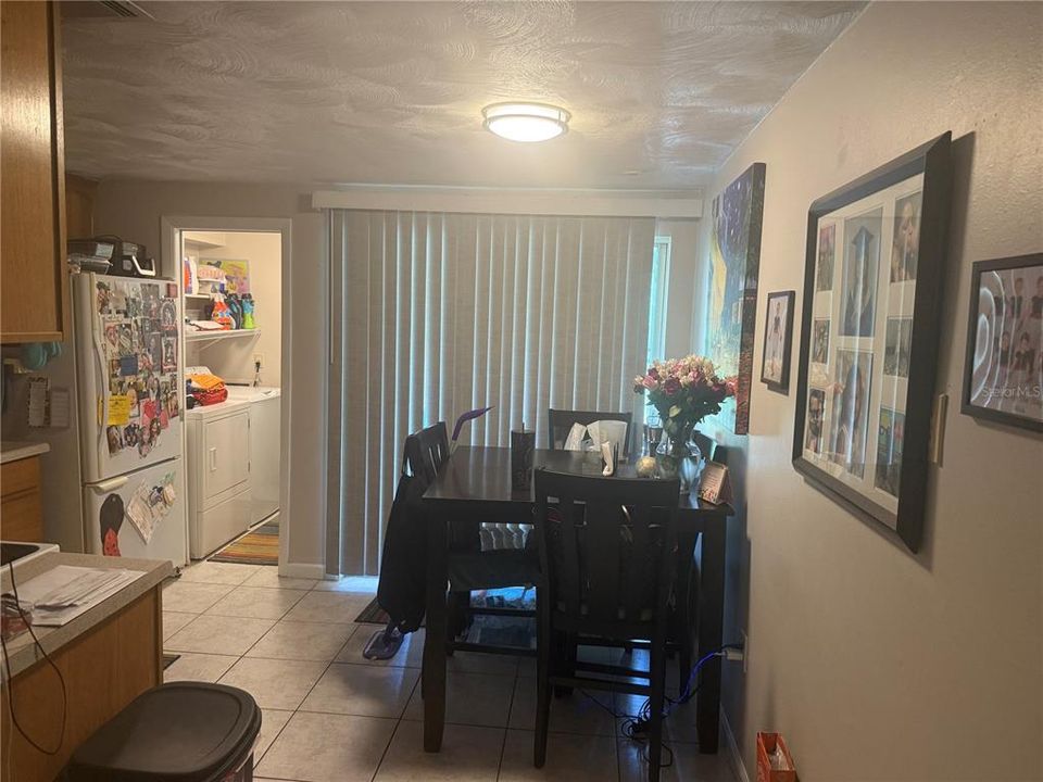 待售: $410,000 (4 贝兹, 0 浴室, 1686 平方英尺)