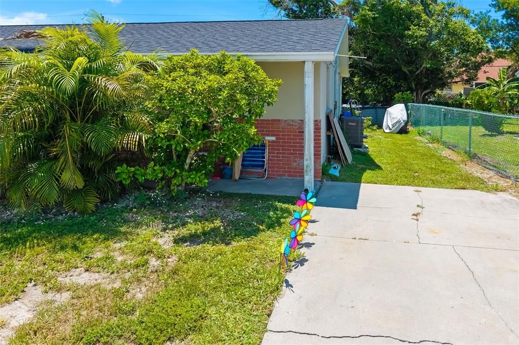 待售: $410,000 (4 贝兹, 0 浴室, 1686 平方英尺)