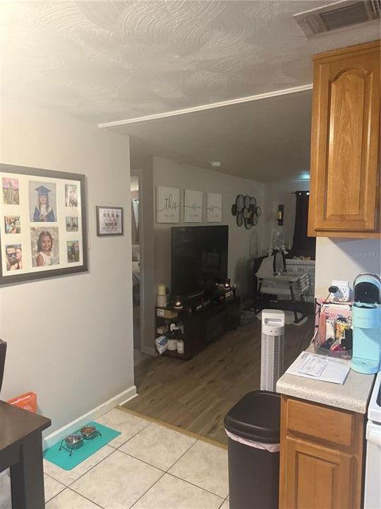 待售: $410,000 (4 贝兹, 0 浴室, 1686 平方英尺)