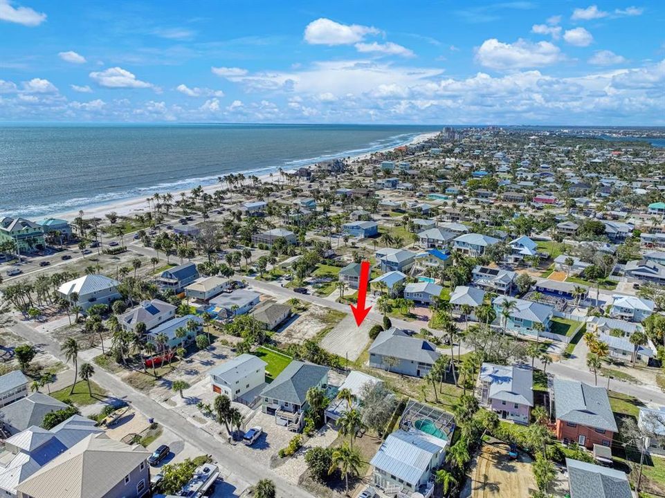 待售: $488,000 (0.11 acres)