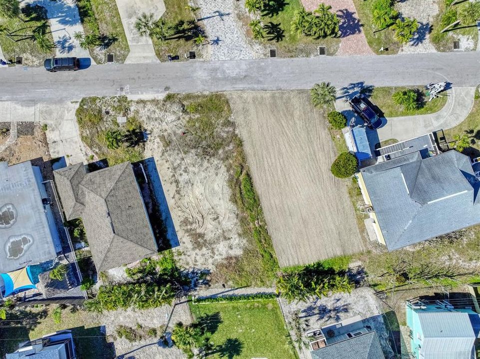 待售: $488,000 (0.11 acres)