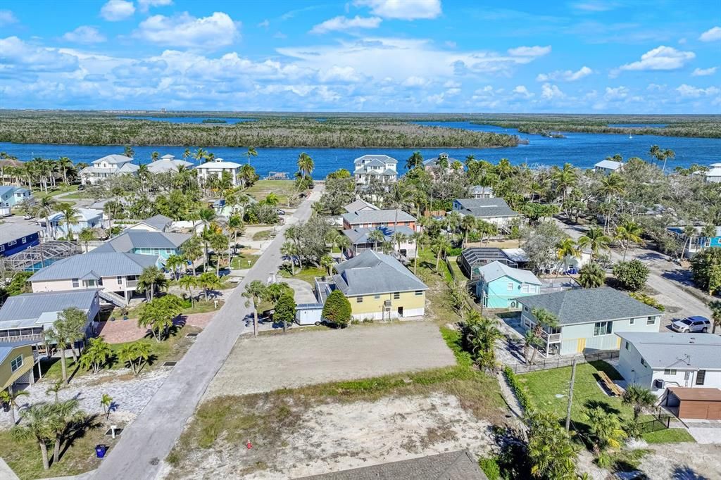 待售: $488,000 (0.11 acres)