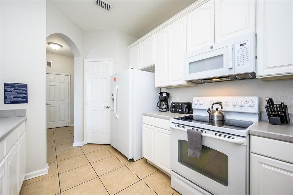 Active With Contract: $495,000 (3 beds, 2 baths, 1412 Square Feet)