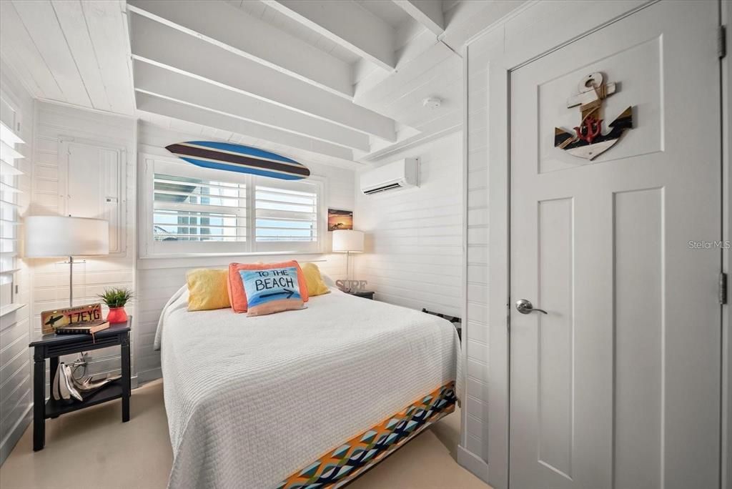 出租: $5,000 (3 贝兹, 2 浴室, 1134 平方英尺)