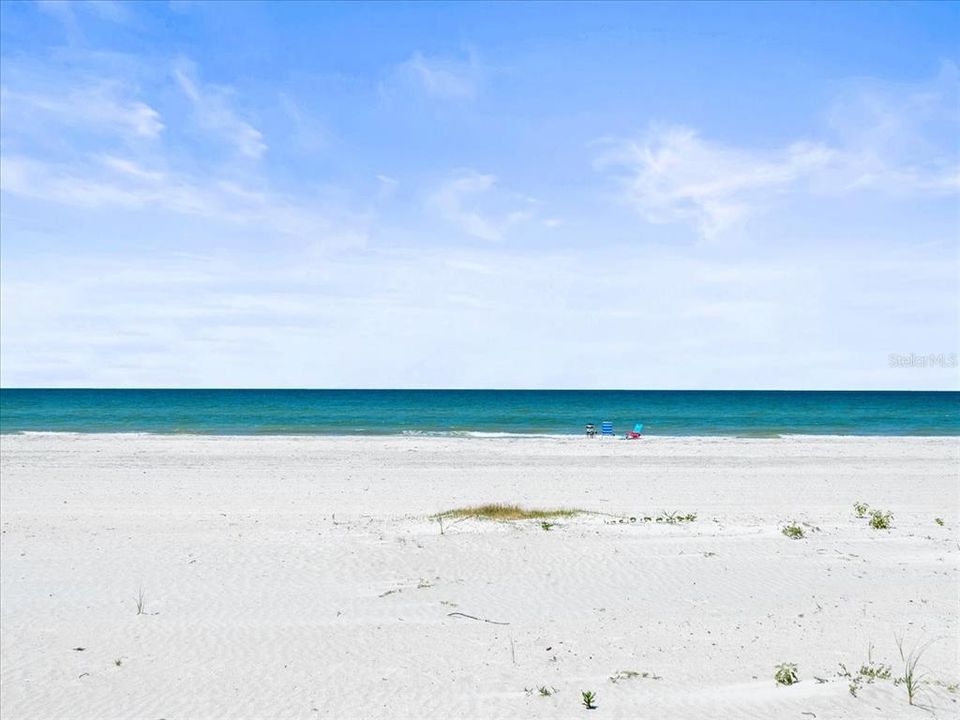 待售: $4,800,000 (6 贝兹, 4 浴室, 2750 平方英尺)