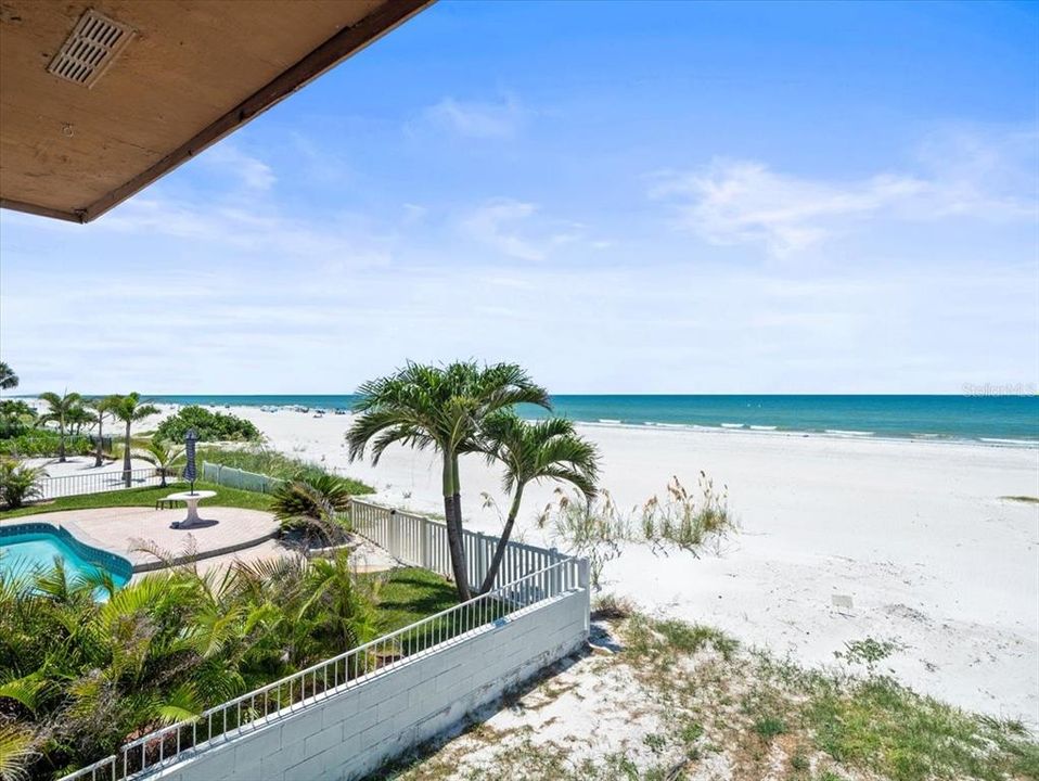 待售: $4,800,000 (6 贝兹, 4 浴室, 2750 平方英尺)