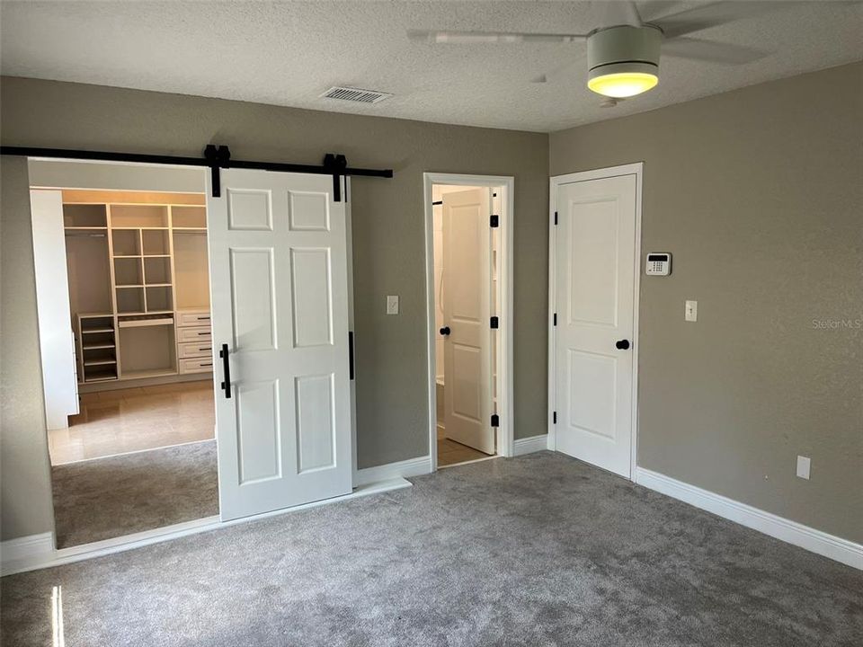 Active With Contract: $2,050 (3 beds, 2 baths, 1204 Square Feet)