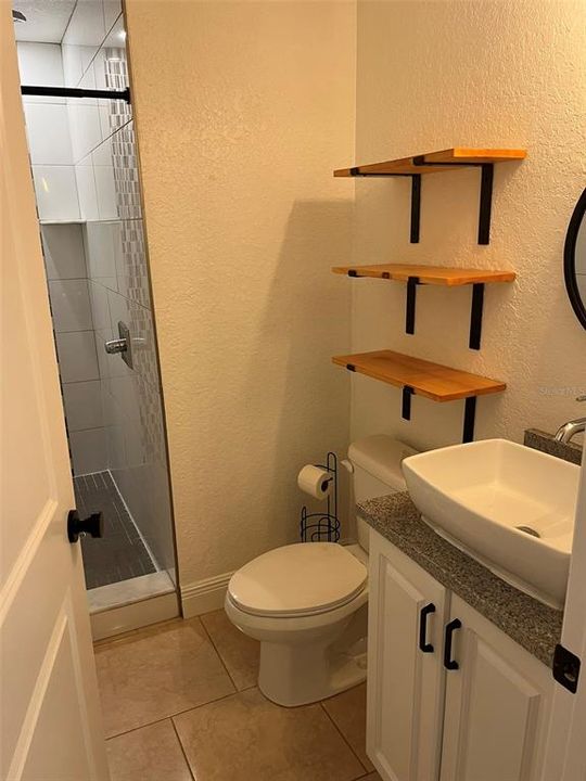 Active With Contract: $2,050 (3 beds, 2 baths, 1204 Square Feet)