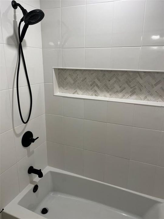 Active With Contract: $2,050 (3 beds, 2 baths, 1204 Square Feet)