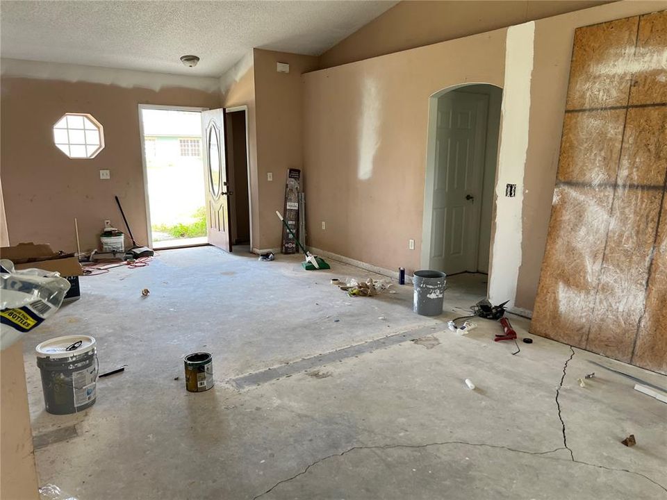 For Sale: $260,000 (3 beds, 2 baths, 1636 Square Feet)