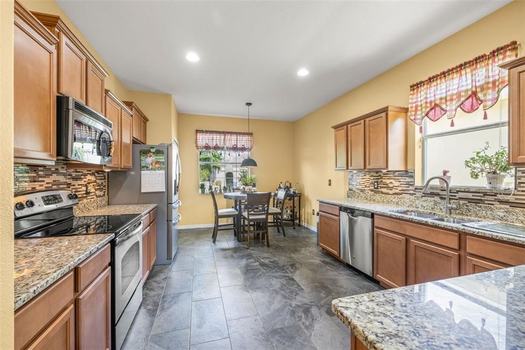 For Sale: $350,000 (3 beds, 2 baths, 1670 Square Feet)