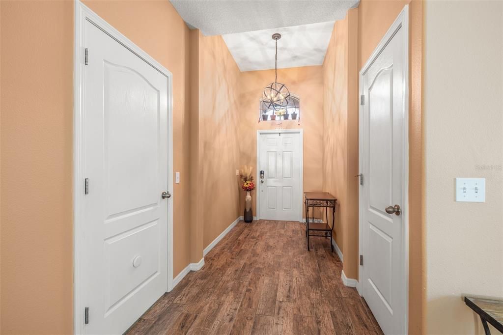 For Sale: $350,000 (3 beds, 2 baths, 1670 Square Feet)