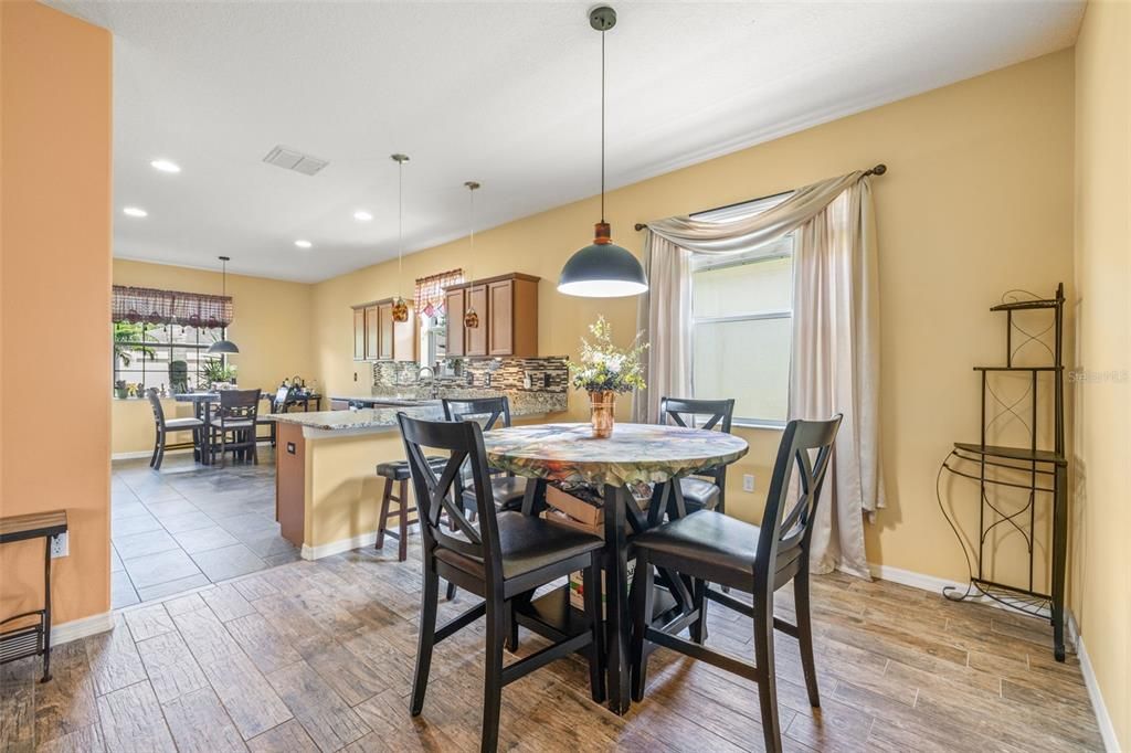 For Sale: $350,000 (3 beds, 2 baths, 1670 Square Feet)