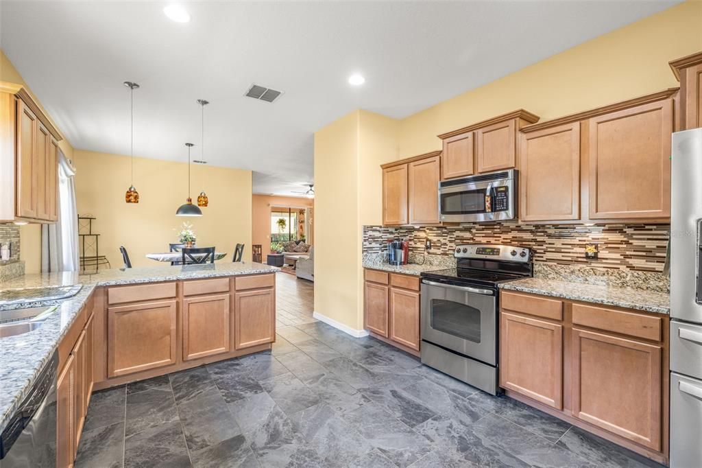 For Sale: $350,000 (3 beds, 2 baths, 1670 Square Feet)