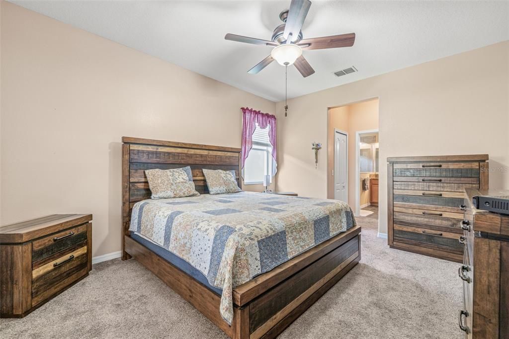 For Sale: $350,000 (3 beds, 2 baths, 1670 Square Feet)