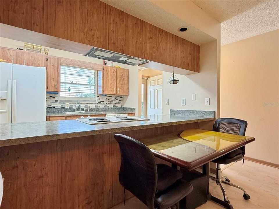 待售: $152,500 (2 贝兹, 2 浴室, 972 平方英尺)