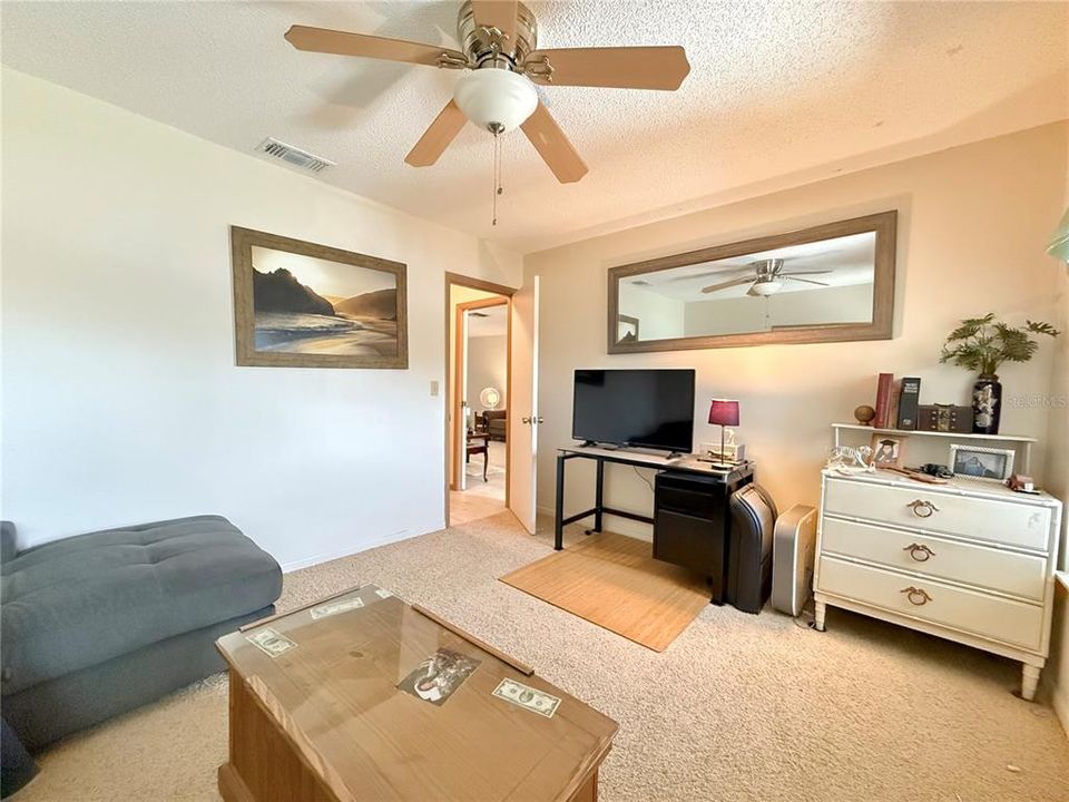 待售: $152,500 (2 贝兹, 2 浴室, 972 平方英尺)