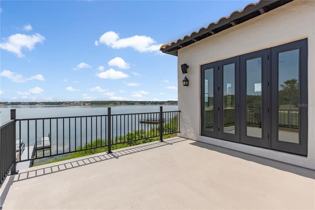 For Sale: $1,995,900 (4 beds, 5 baths, 4319 Square Feet)