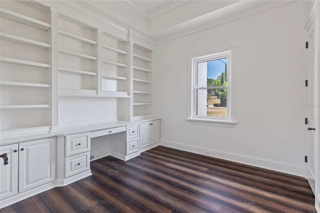 For Sale: $1,995,900 (4 beds, 5 baths, 4319 Square Feet)