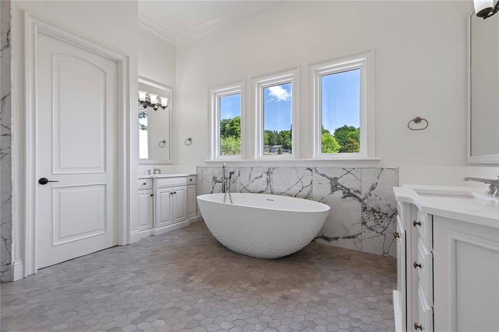 For Sale: $1,995,900 (4 beds, 5 baths, 4319 Square Feet)