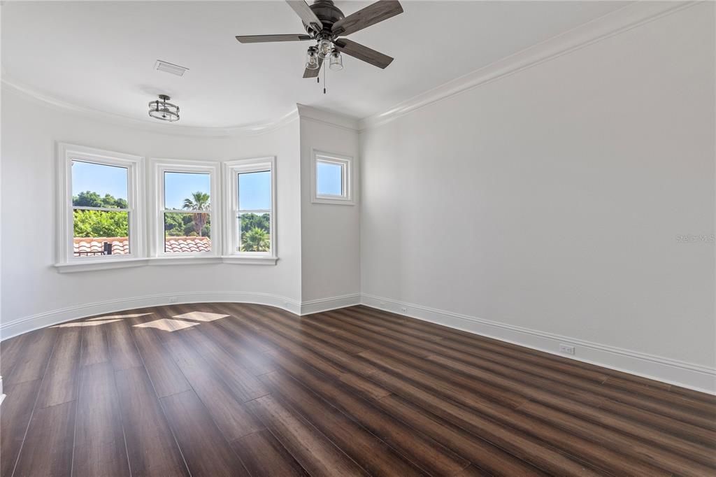 For Sale: $1,995,900 (4 beds, 5 baths, 4319 Square Feet)