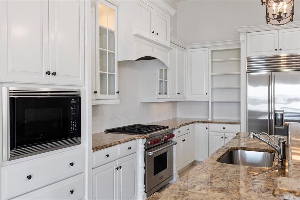 For Sale: $1,995,900 (4 beds, 5 baths, 4319 Square Feet)