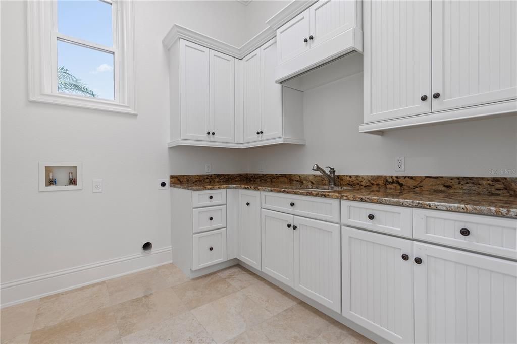 For Sale: $1,995,900 (4 beds, 5 baths, 4319 Square Feet)